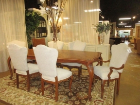Highland House Table w/6 Chairs+2Lfs