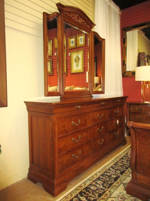 Thomasville Dresser W Mirror At The Missing Piece