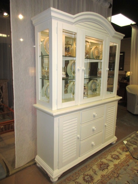 Broyhill China Cabinet At The Missing Piece