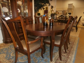 Dining Table & 5 Chairs