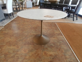 RH Aero Bistro Table