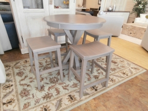 Havertys Jamestown Pub Table/4 Stools