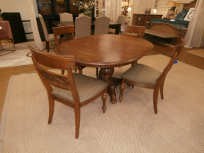 EA Round Dr Table/4 Chairs