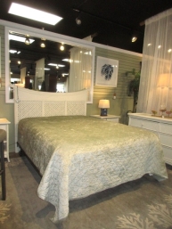 Pier 1 Wicker Hdbd+Frame