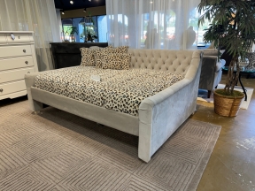 American Signature Daybed
