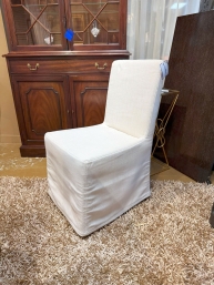 (1) RH Skirted DR Chair
