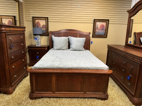 Vaughan Bassett Queen Bed