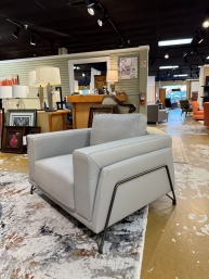 RTG Camelot Lthr Chair