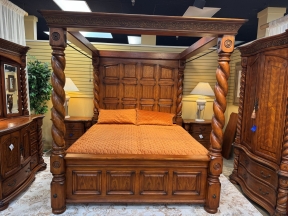 AICO Canopy King Bed