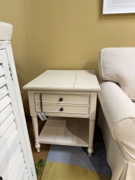 Universal Summer Hill End Table