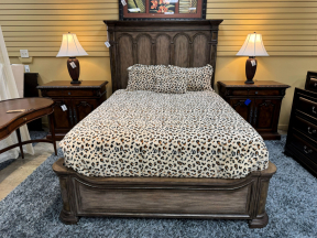 Hooker Woodlands Panel Queen Bed