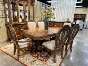 AICO DR Table W/6 Chairs+Lf