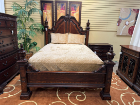 Comitia Molina Queen Bed