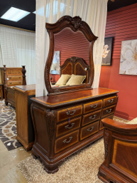 Havertys Dresser W/Mirror