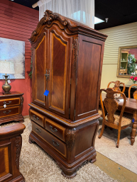 Havertys 2 Pc Armoire