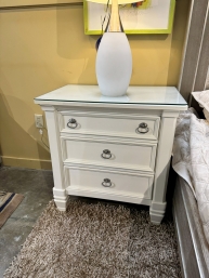 Ashley Gls Top Nightstand